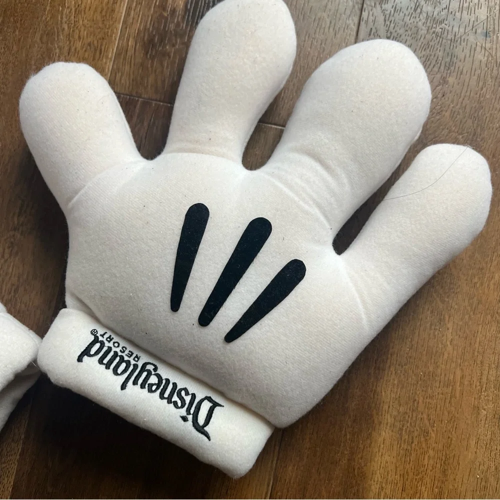 Disney White Kids Gloves
